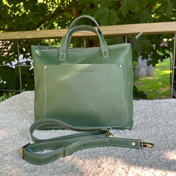 Portland Leather Handbags - Eucalyptus - Portland Leather Goods Medium Zip Crossbody Tote